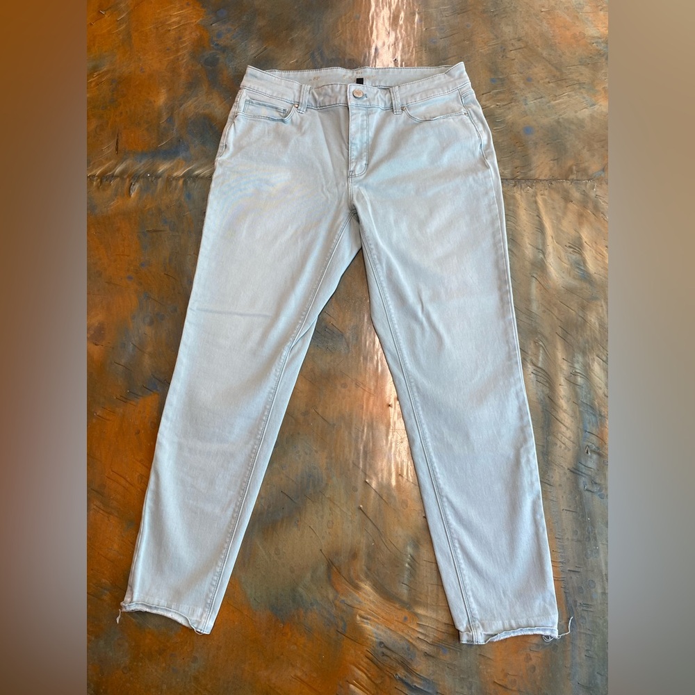 Women’s White House Black Market Light Blue Skinny Jeans